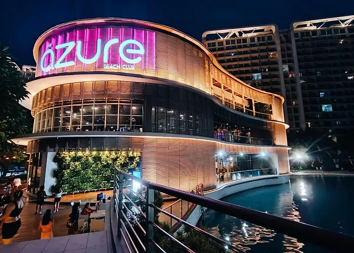 Azure Urban Staycation Appart hôtel *